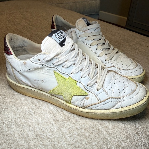 Golden Goose White Sneakers with Yellow Star - Picture 1 of 7